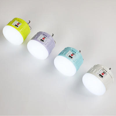 30W / 50W luz solar LED recargable para campamento y emergencia flujo luminoso de 900lm